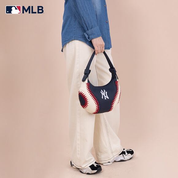 MLB New York Yankees Dark Navy Hobo Bag/Shoulder Bag *NEW w/ Tags & Dustbag - Picture 3 of 5